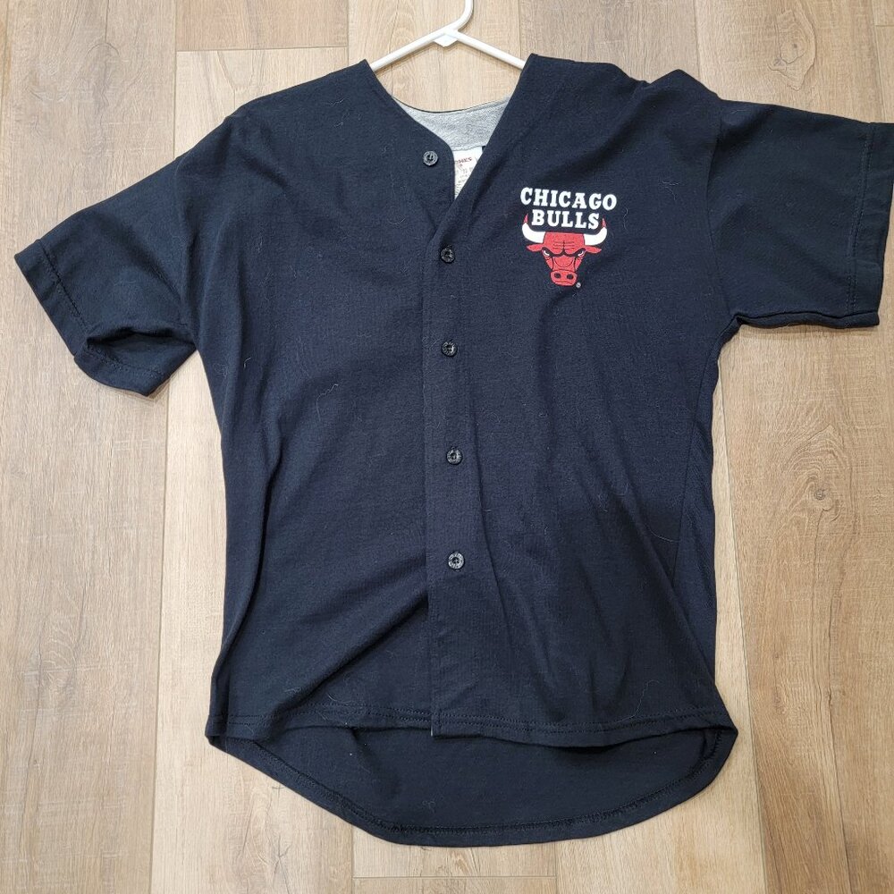 Vintage 90's Chicago Bulls shirt Kids 18-20/Adult small